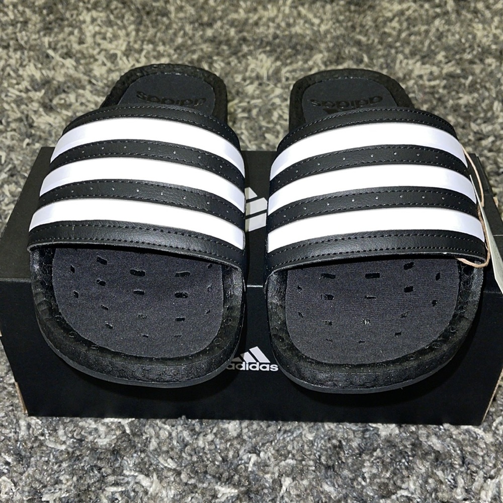 New ADIDAS ADILETTE BOOST Slides in Black - Picture 6 of 16